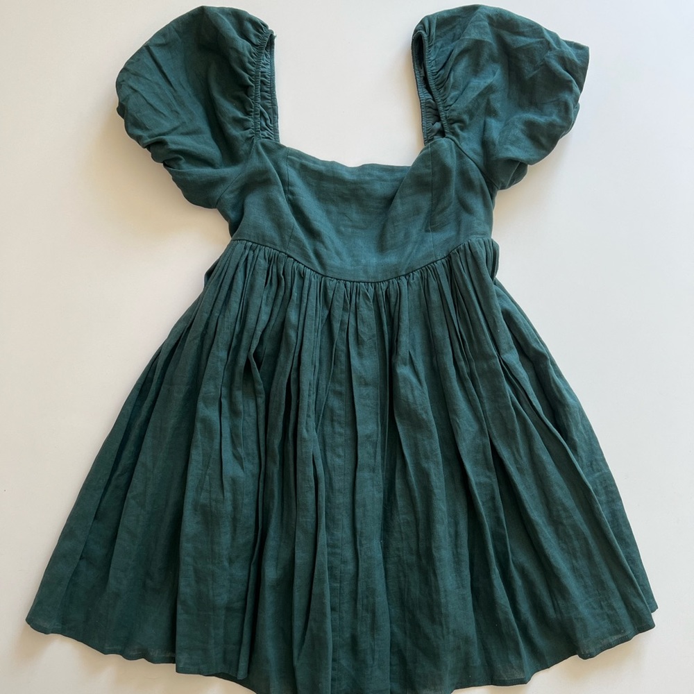 Green puff sleeve dress